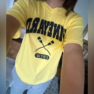 100% cotton shirt size M new without tag 
Vineyard crew yellow